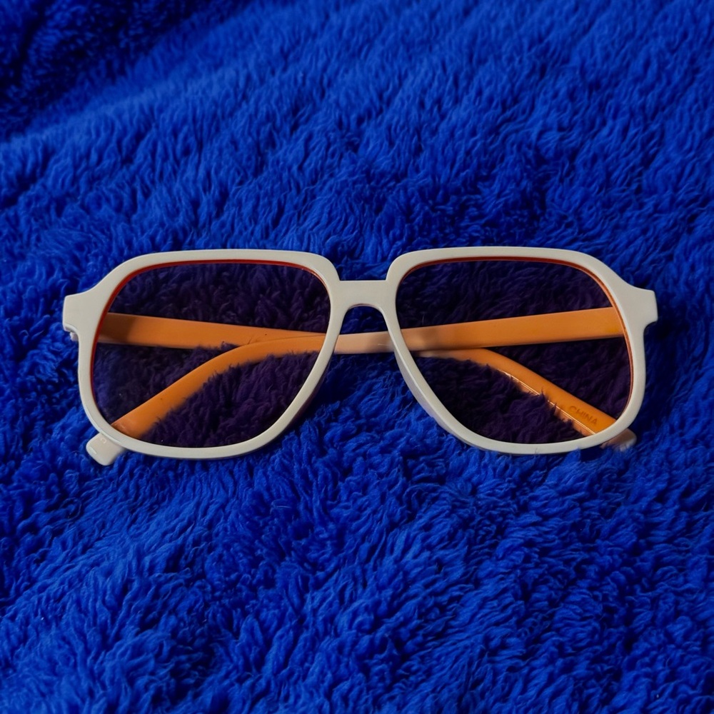Retro White Aviator Sunglasses with Pink Tint